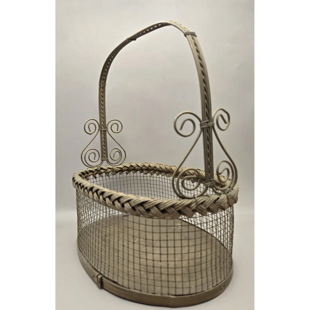Vintage Gold Toned Oval Mesh Metal Basket Woven Wicker Rim B#33